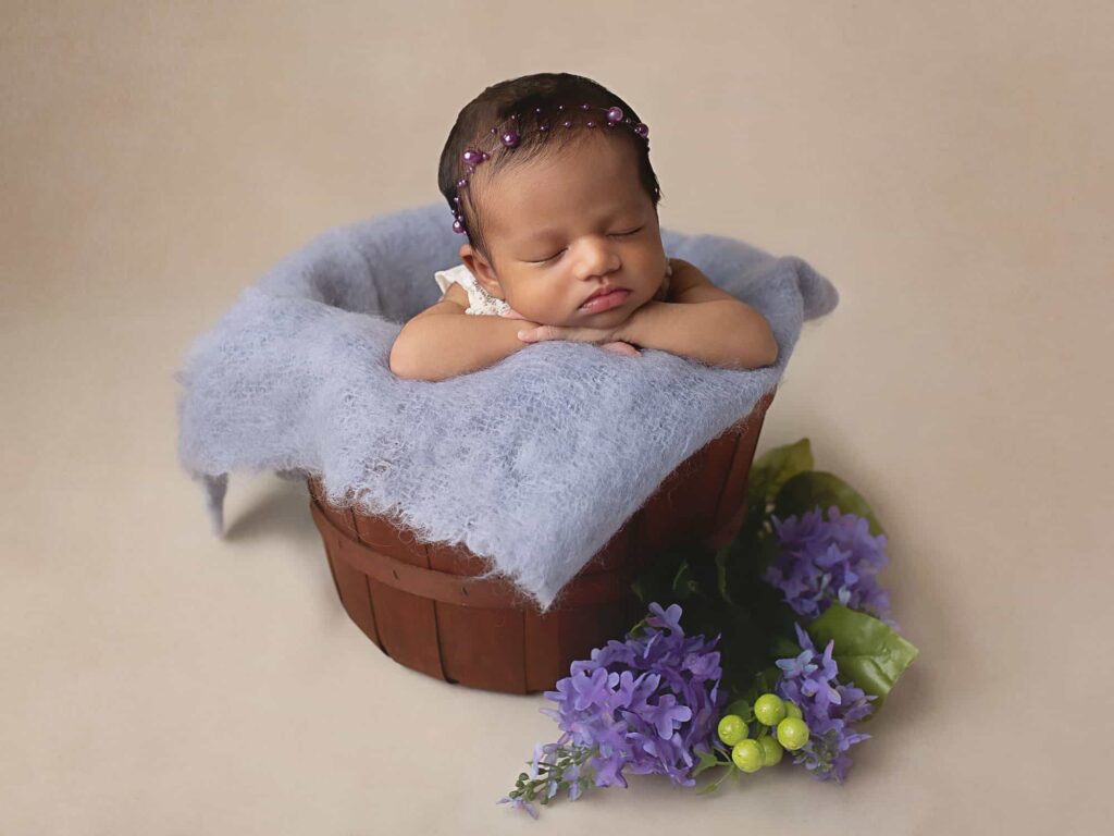 newborn-photo-in-a basket